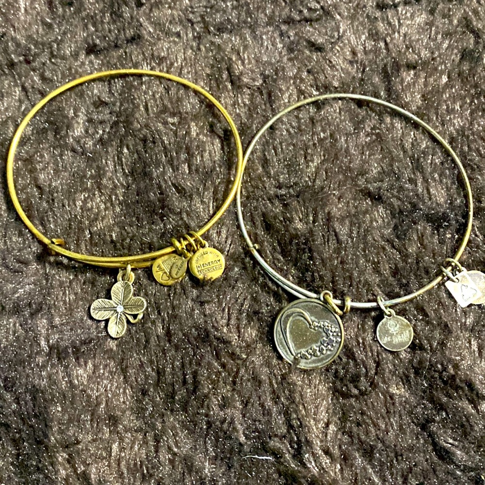 Alex & Ani set of 2 bracelets 4 leaf clover and heart charms + energy